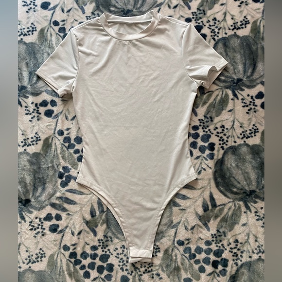 Lightweight Crew Neck T-Shirt Bodysuit in White - size XS - Picture 5 of 12